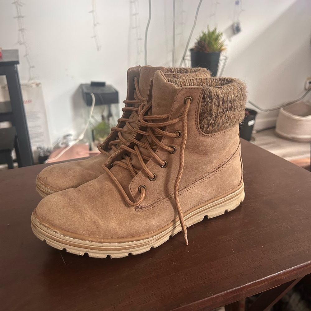 Cliffs by WHITE MOUNTAIN Tan Lace-Up Boots